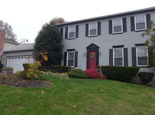 702 Country Club Dr SW, Leesburg, VA 20175