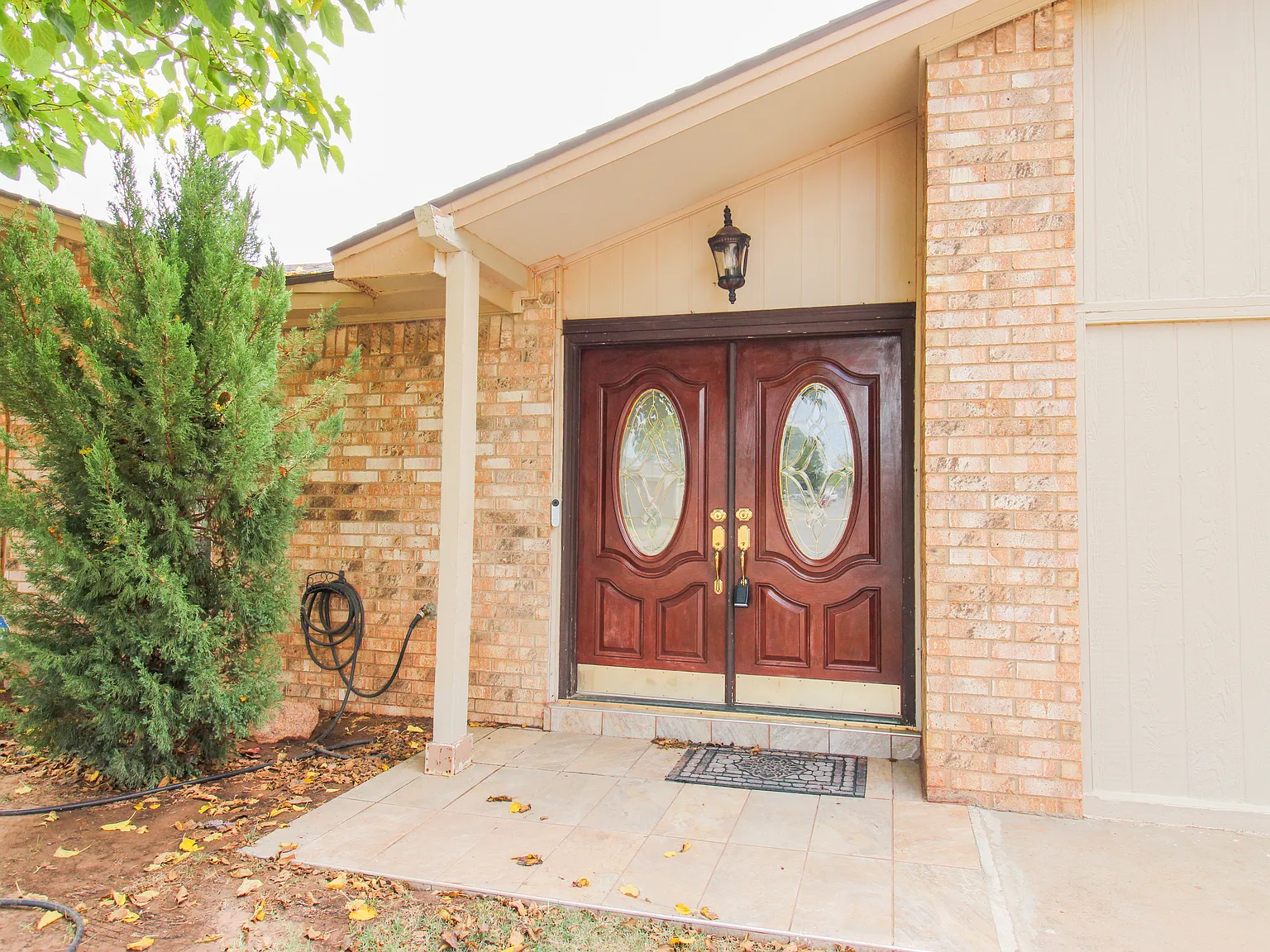3 bed, 1886 sqft, $2,050 — Photo 2
