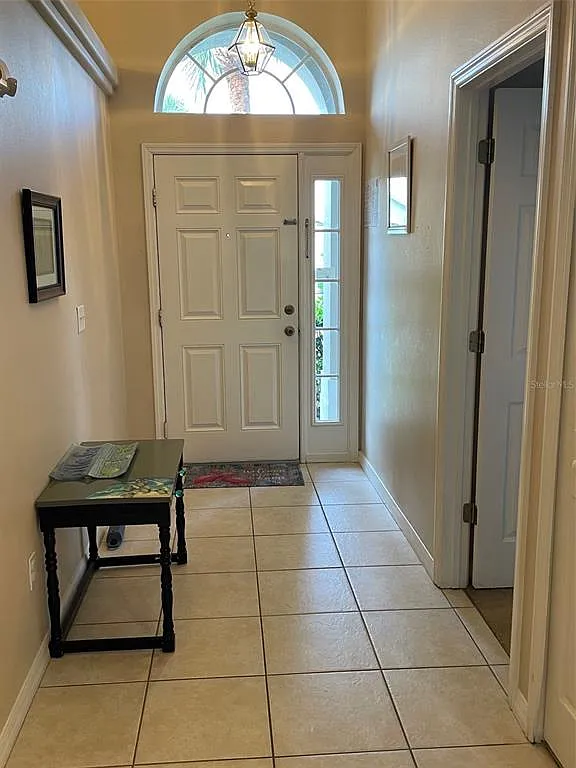 4 bed, 2.0 bath, 1502 sqft, $2,400 — Photo 3