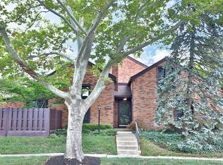 2080 Mackenzie Dr #12, Columbus, OH 43220