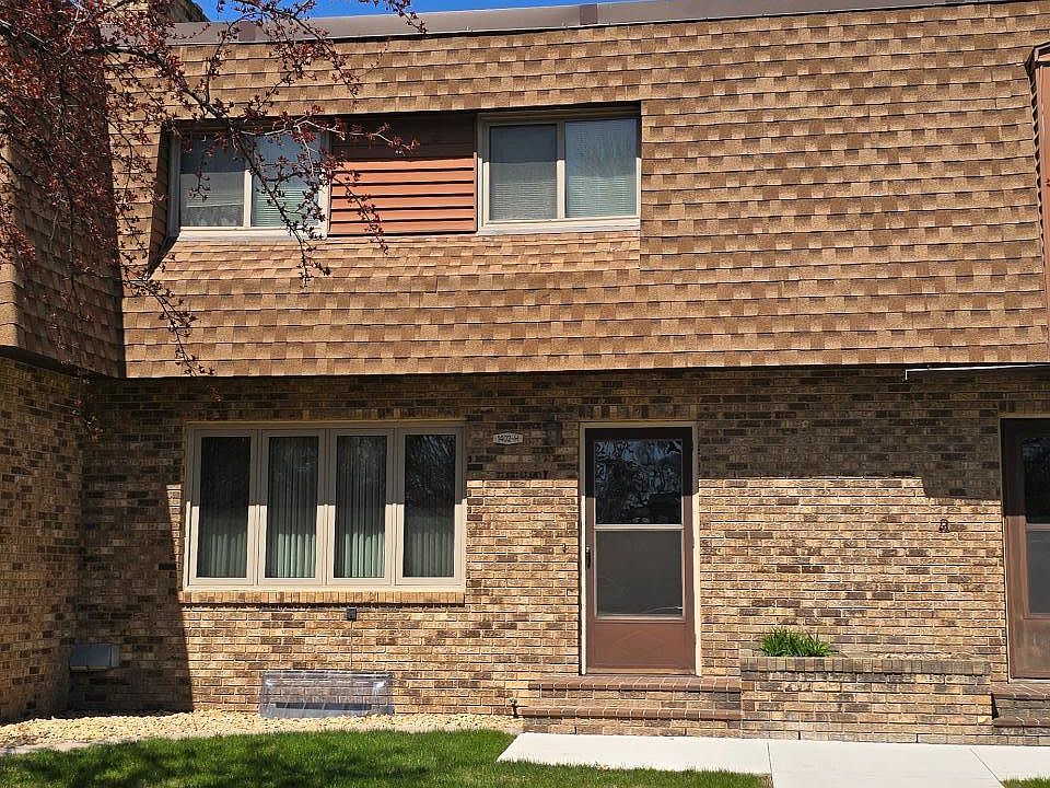 1st image of 1402 E Gateway Cir S APT H