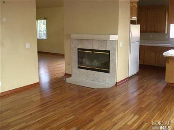 2nd image of 1621 Zinfandel Ct
