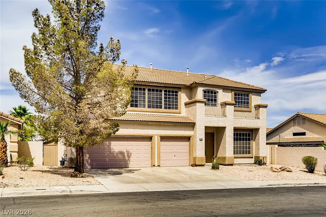 6 bed, 3.0 bath, 2982 sqft, $3,300 — Photo 2