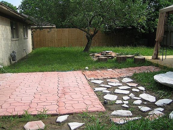 3rd image of 8207 Chestnut Forest Dr