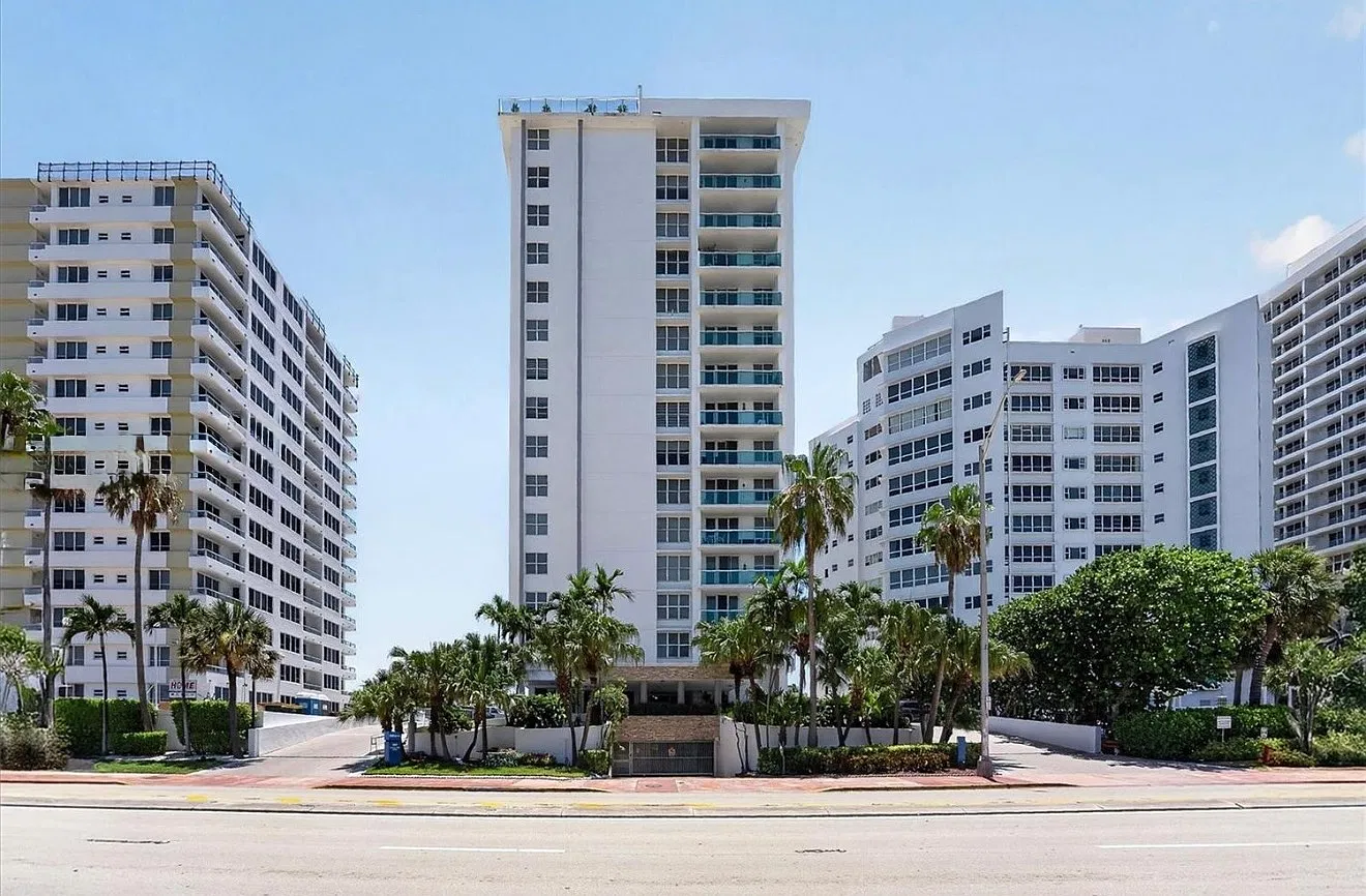 1 bed, 1.5 bath, 922 sqft, $3,000 — Photo 3