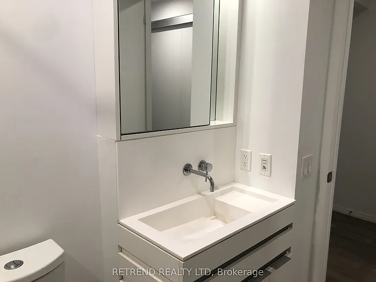 197 Yonge St #4704 — Photo 30