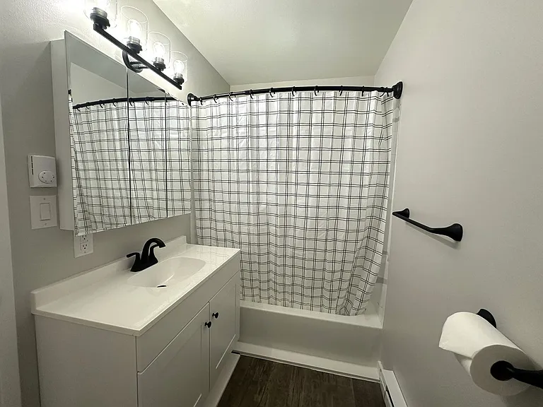 Bel-Air Apartments 8-Unit — Photo 12