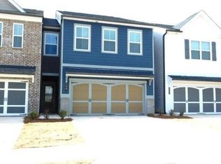 5361 Melbourne Ln, Flowery Branch, GA 30542