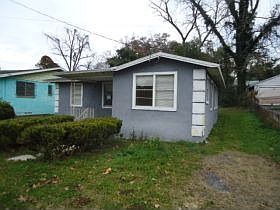 3rd image of 327 Broward St
