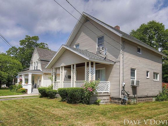 2nd image of 543 Burton St SE