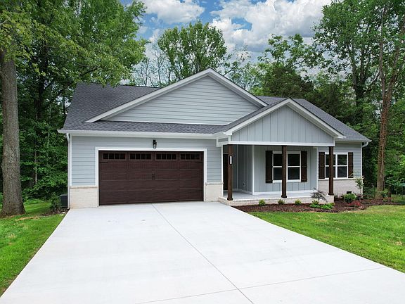 3rd image of 3821 Woodcrest Cir NW