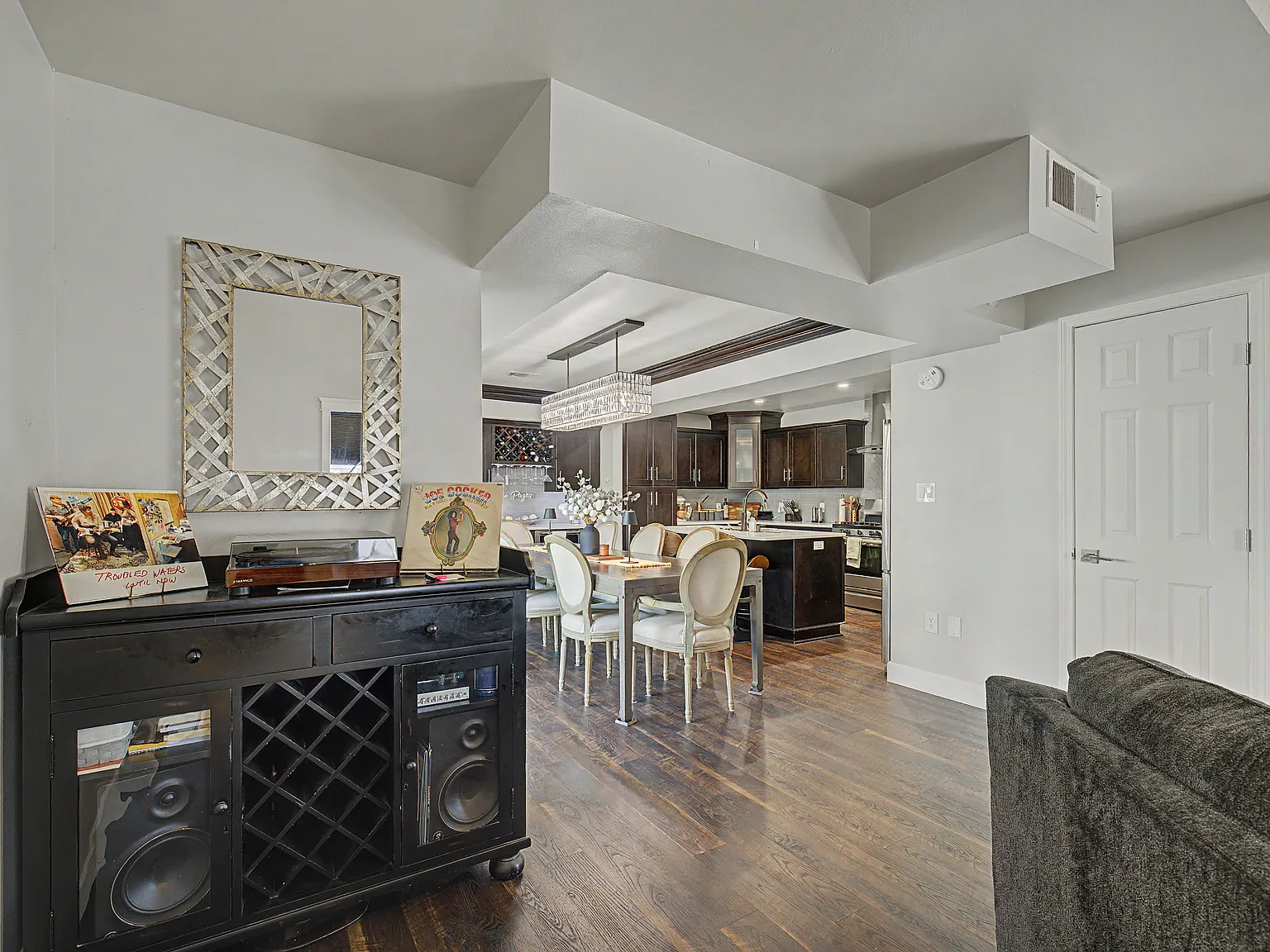 3 bed, 2395 sqft, $4,500 — Photo 3