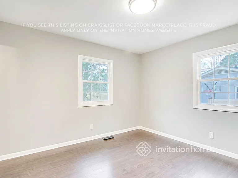1100 Chatham Ln — Photo 13