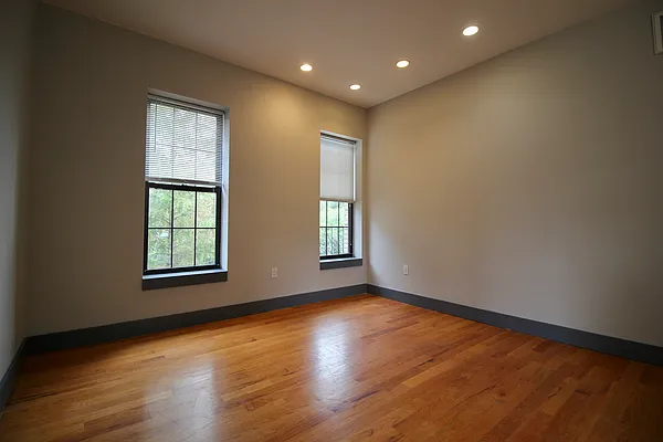 Rented by Hagstrom Management Inc | media 11