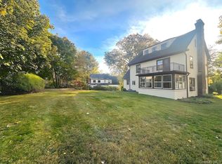 17 Old Orchard Rd, New Rochelle, NY 10804
