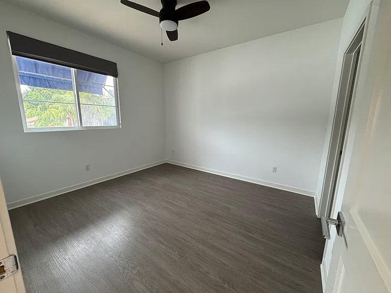 751 Talbot Ln — Photo 5