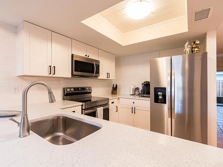 255 Woodland Ave #2 — Photo 11