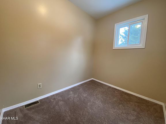 3rd image of 328 Penny Ln