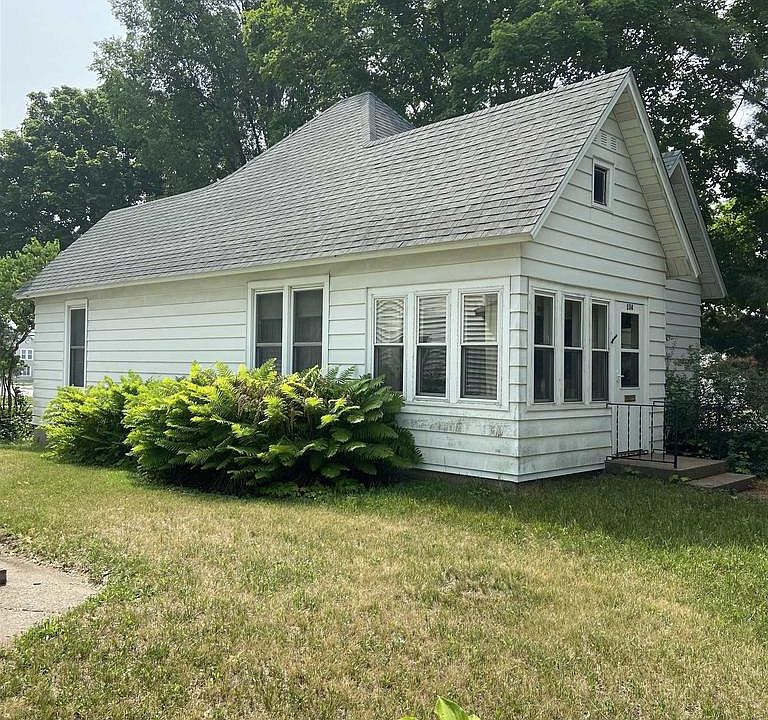134 S Michigan St, Prairie Du Chien, WI 53821 MLS 1958896 Zillow