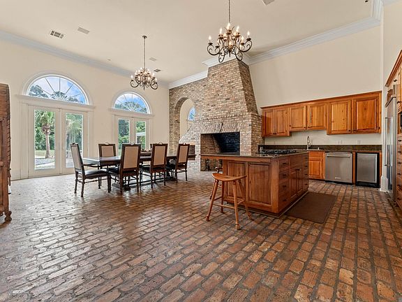 4th image of 20355 Greenwell Springs Rd