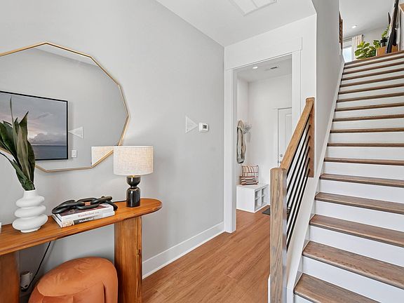 2nd image of 1060 Zelkova Ln