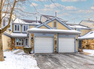 291 Tanager Ct, Deerfield, IL 60015