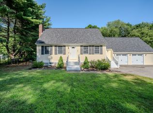 7 Shattuck St, Pepperell, MA 01463