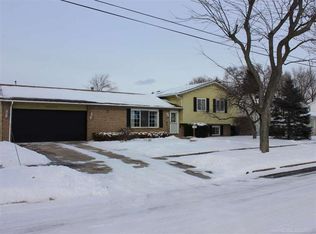 2003 Garside Dr, Essexville, MI
