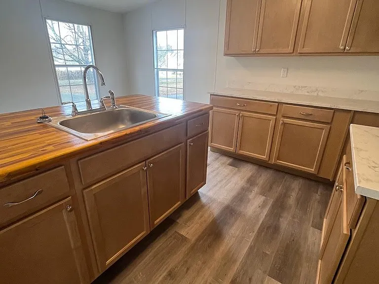 312 Hammond St — Photo 4