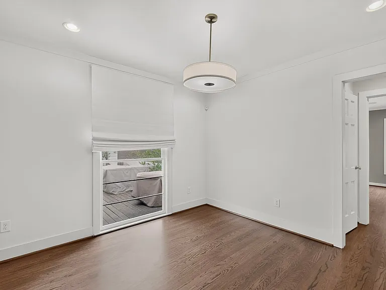 2323 Barberry Dr — Photo 13