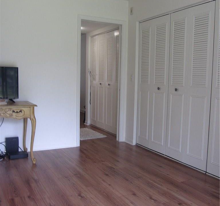 2nd image of 82 Ventnor D #82