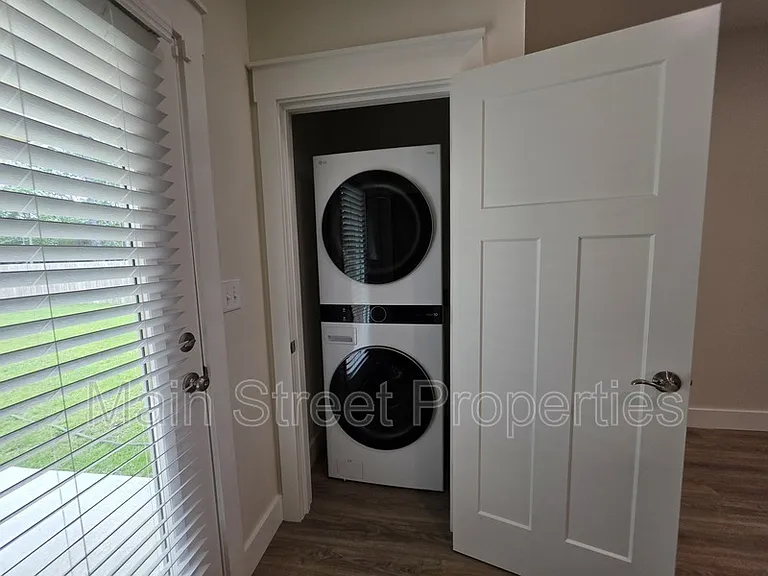 2289 Dog Track Rd #B — Photo 8