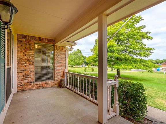 4th image of 14030 Red Oak Cir S