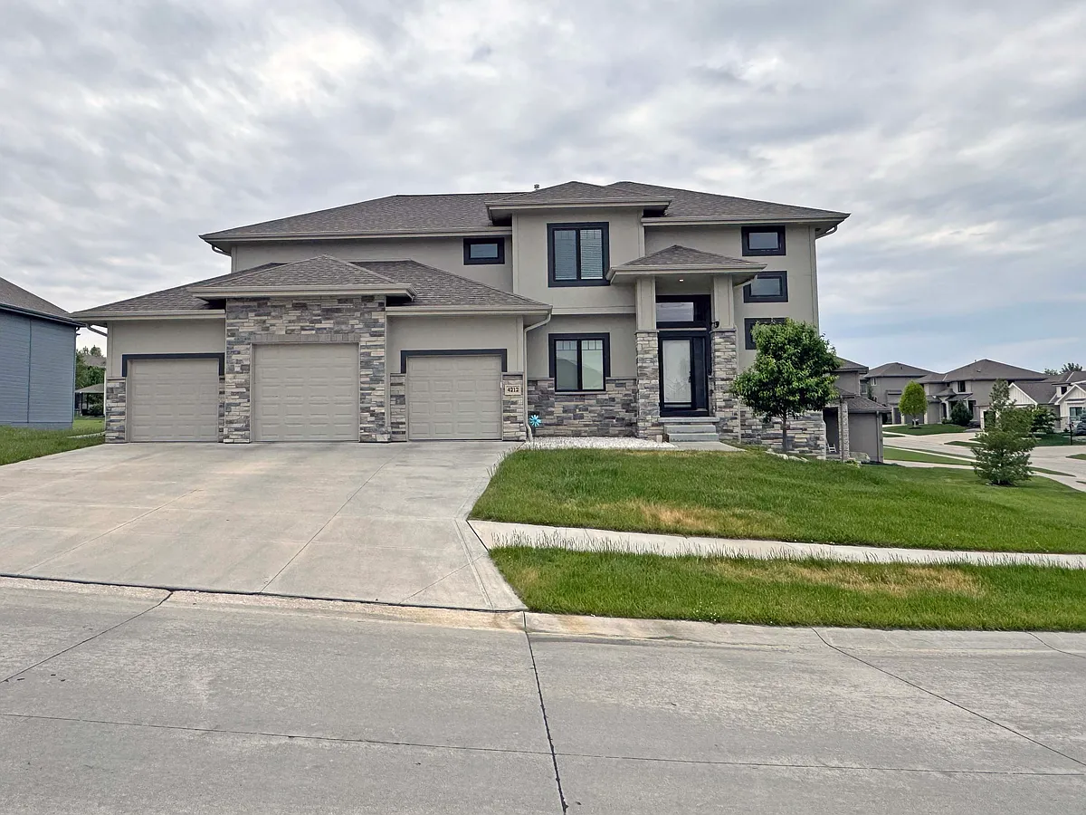 Building Photo - 4212 N 187th St