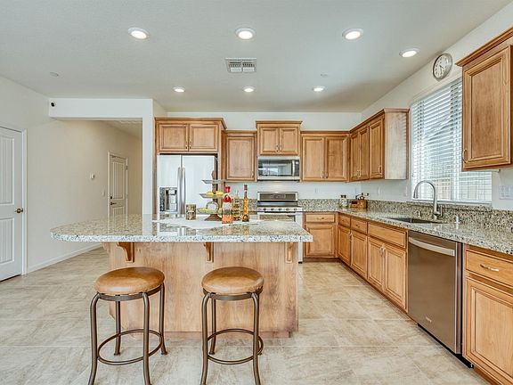 2nd image of 3137 Golden Trail St