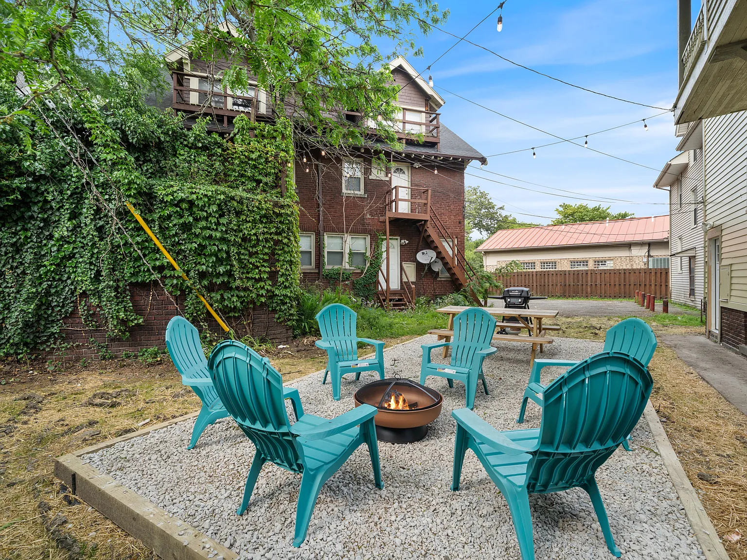2 bed, 1300 sqft, $1,950 — Photo 4
