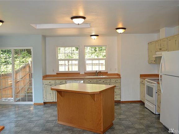 4th image of 3739 Old Sawmill Pl NW