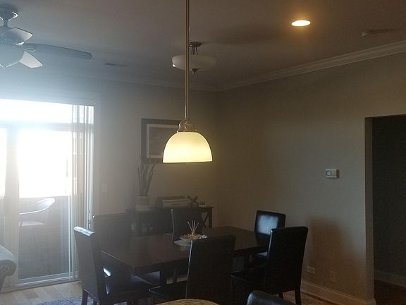 4th image of 2352 W Byron St Unit 201
