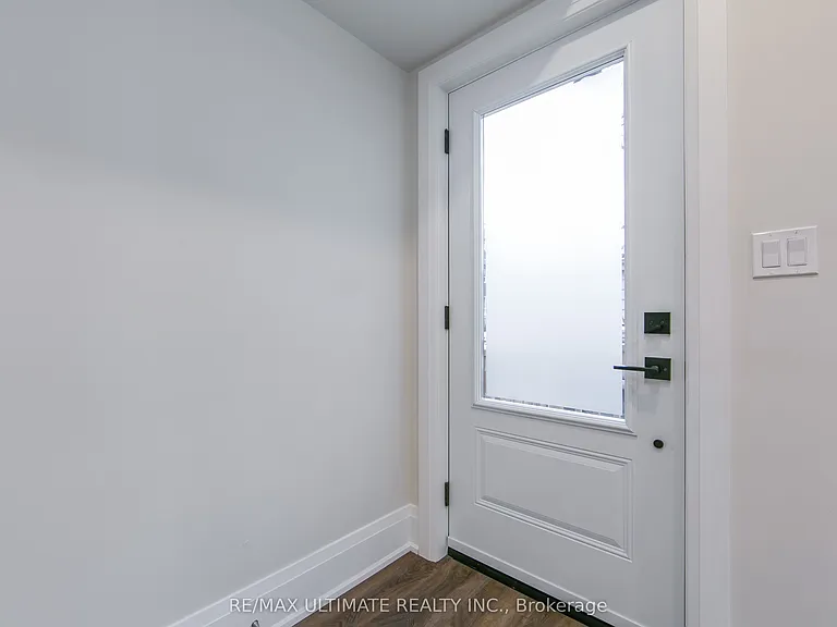 19 Fernwood Park Ave #MAIN — Photo 5