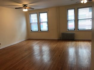 3223 N Clark St #2S, Chicago, IL 60657