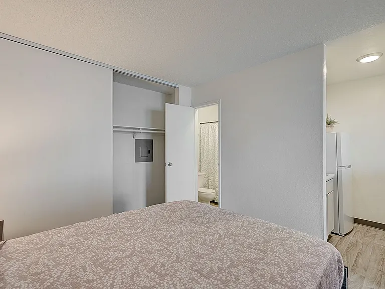 4050_Palos Verdes St_model-11