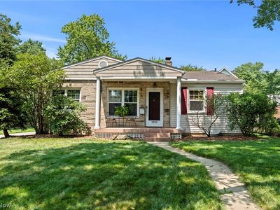 2353 Chestnut Blvd, Cuyahoga Falls, OH, 44223