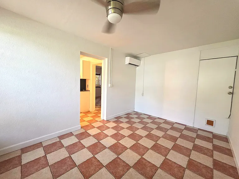 1534 Avalon Pl #1534 — Photo 17