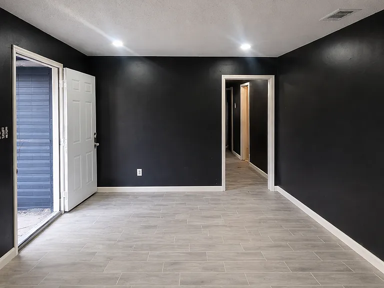 2801 Alvin Ave — Photo 3