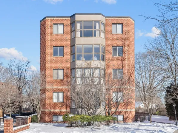 975 Massachusetts Ave APT 401, Arlington, MA 02476