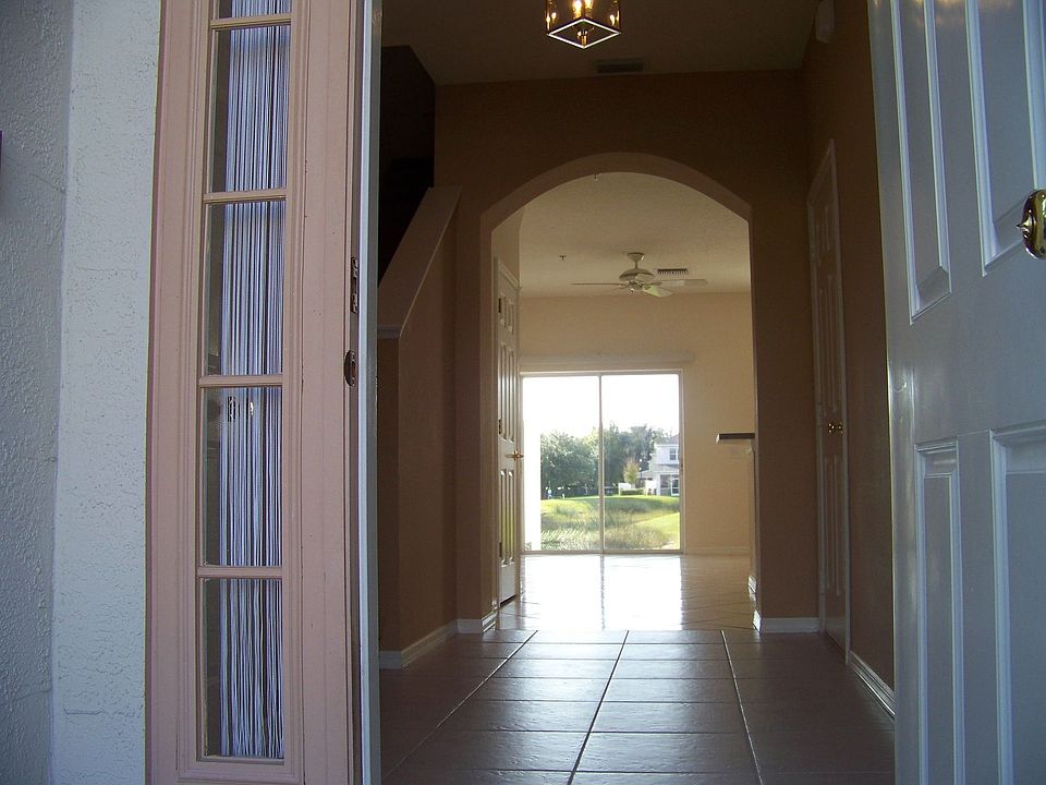 Entry to Living Area