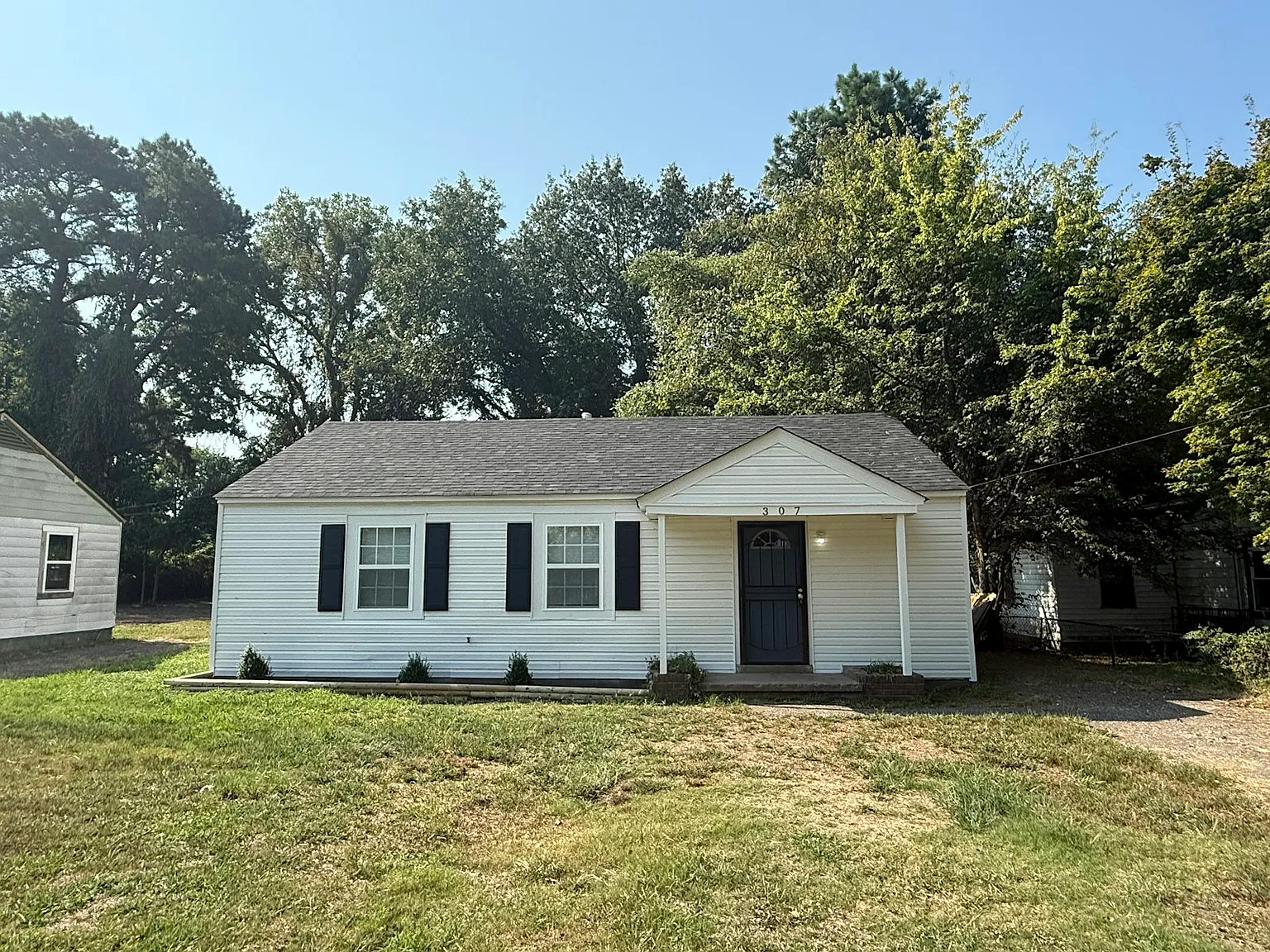 307 West Peebles Road — Photo 1