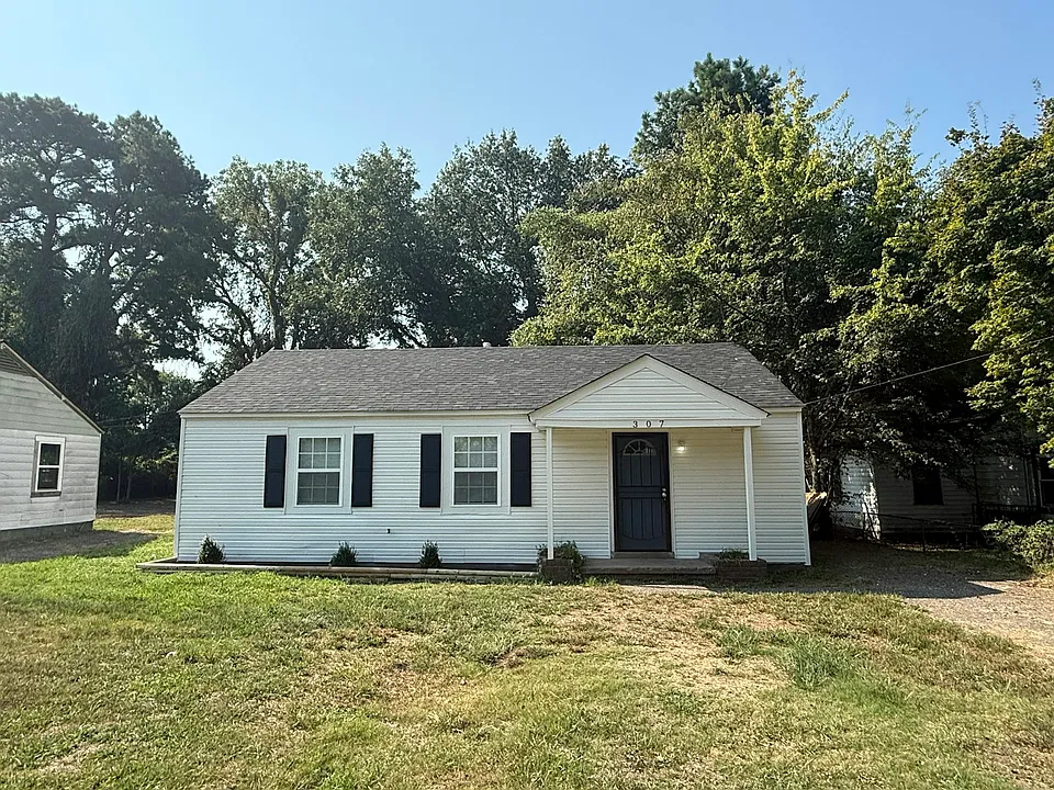 307 W Peebles Rd