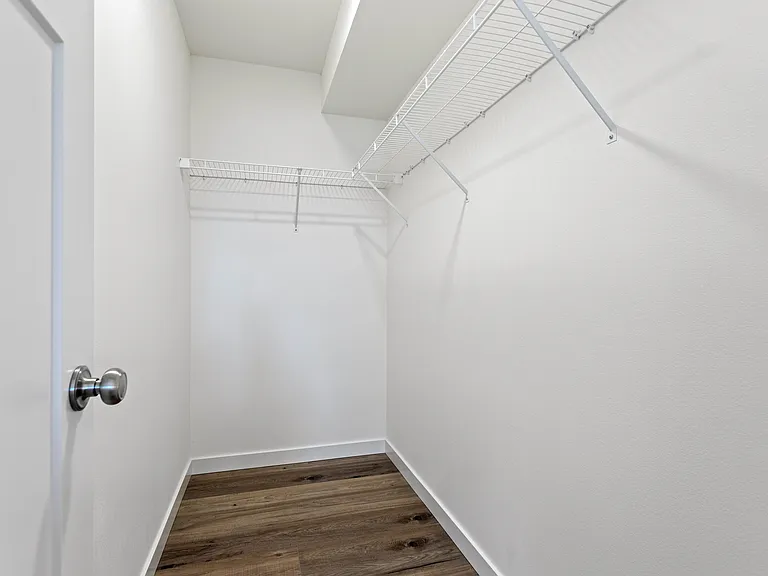 665 E Badger Rd — Photo 10