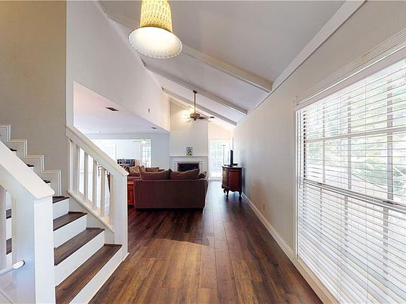 3rd image of 2608 W Wyoming Ave